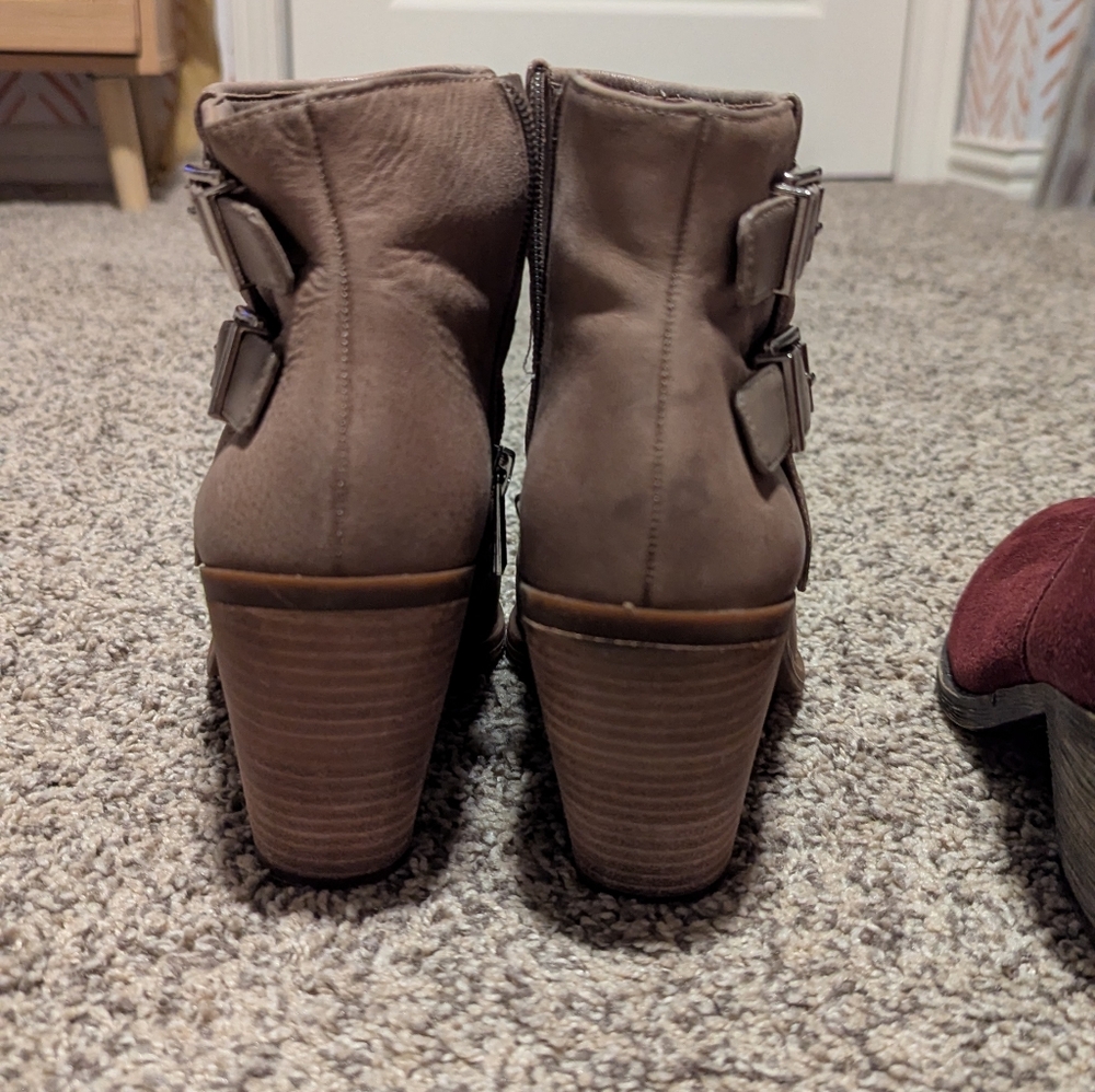 Stylish Women's Ankle Boots Bundle Size 7 - Picture 8 of 15